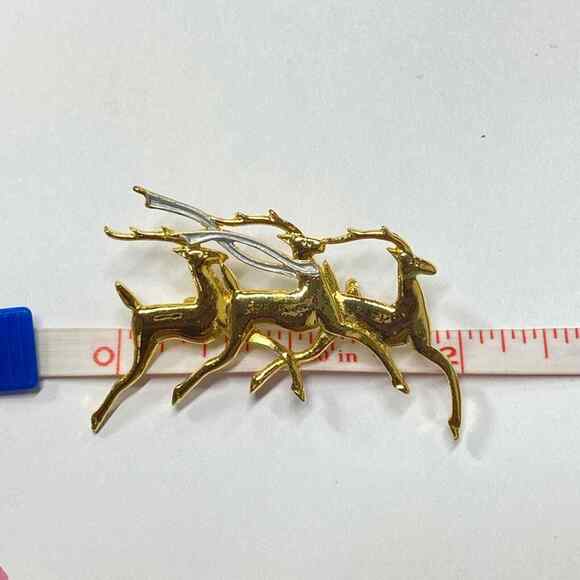 Flying Reindeer Brooch Two Tone Christmas Pin - Picture 2 of 4